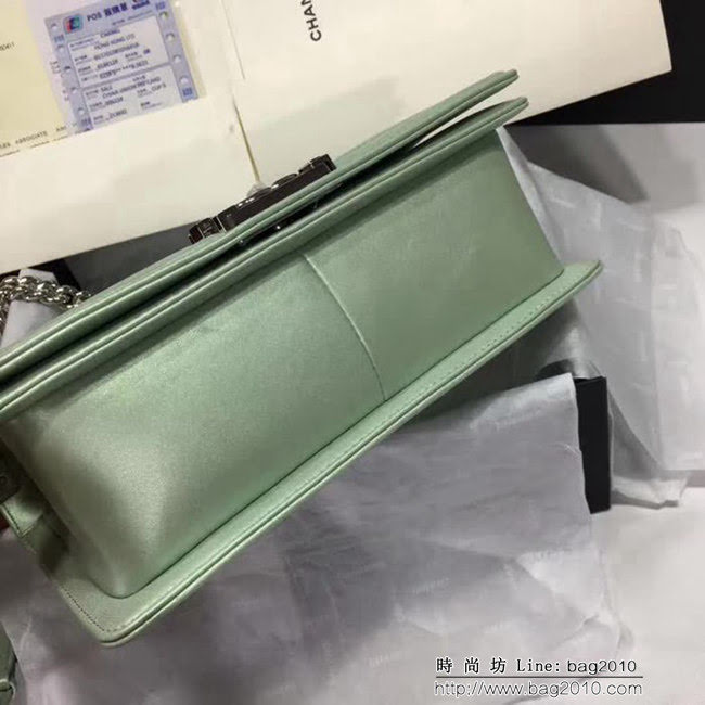 香奈兒CHANEL竭誠精品CHANEL大號67086經典最新款 單肩斜挎鏈條包 DSC1405